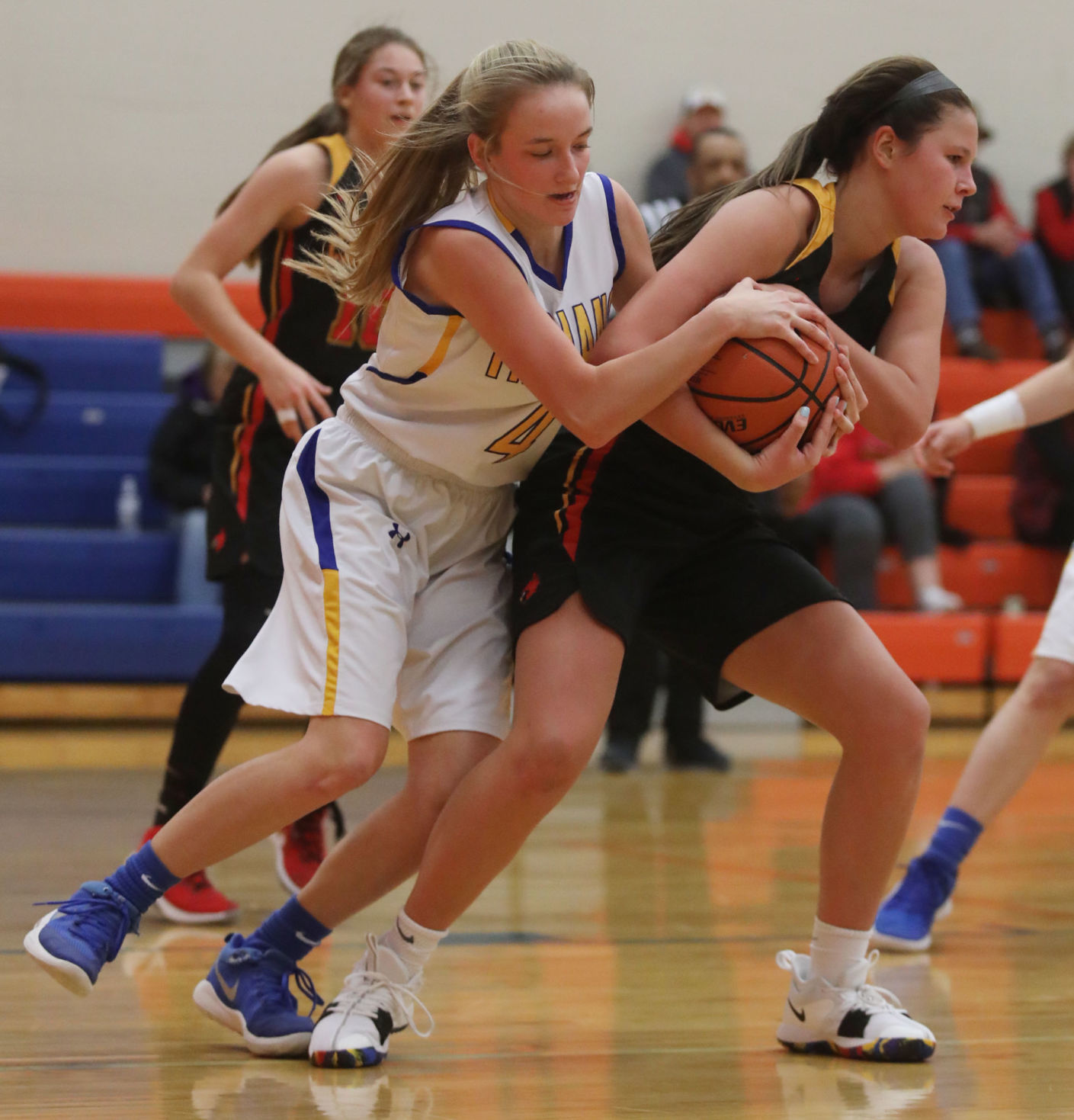 Warrensburg Latham vs Maroa Forsyth girls basketball 17 1.2.19.jpg